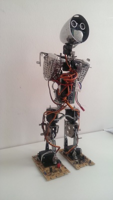 trashbot - шагающий Arduino-робот