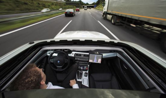 BMW представила свою версию робота-автомобиля BMW представила свою версию робота-автомобиля