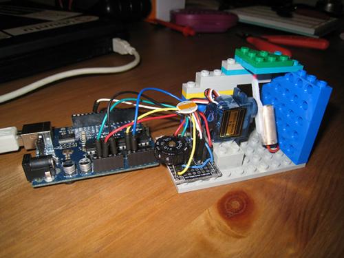 Arduino+LEGO+лазерная указка Arduino+LEGO+лазерная указка